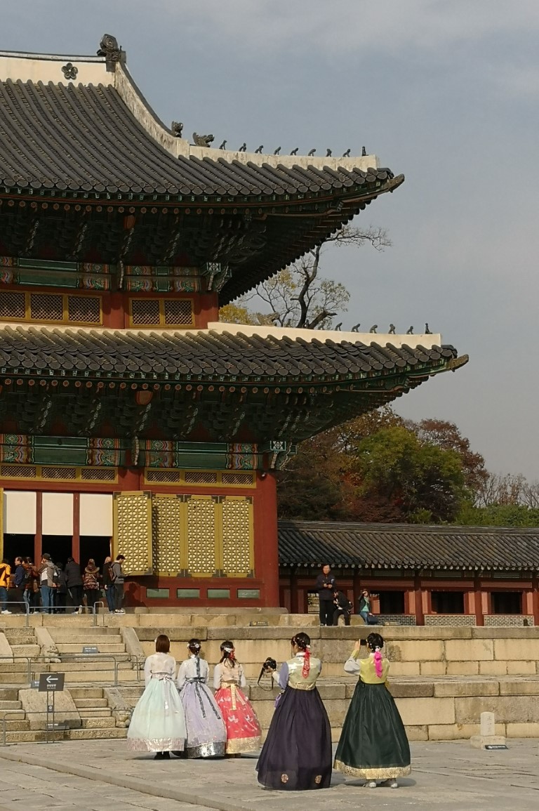 hanbok at changdeokgung
